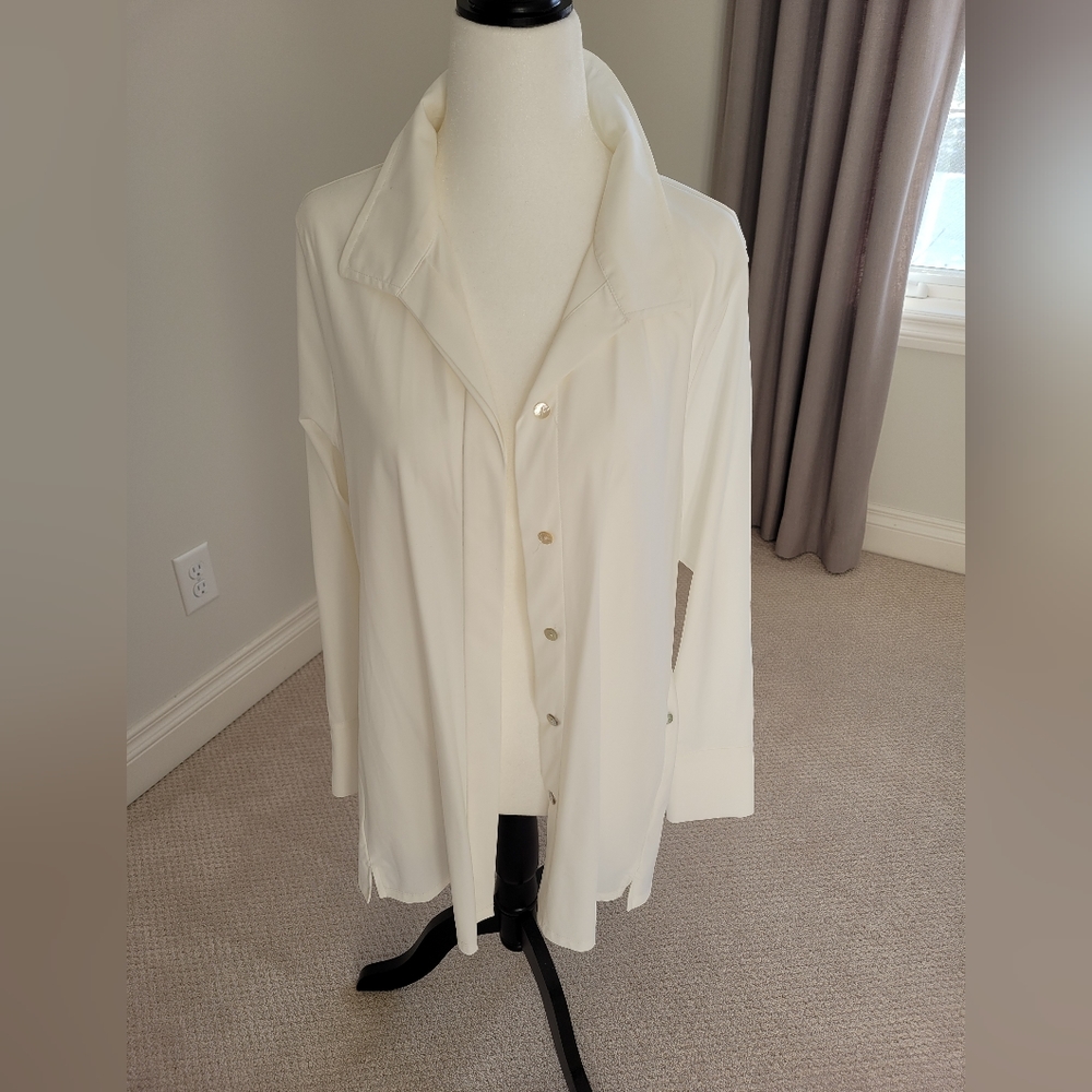 Beautiful Button Down Shirt Size Medium